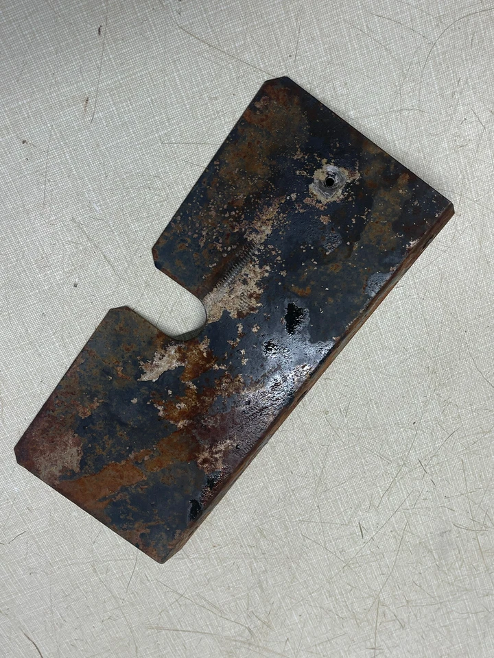 Теплозащитный экран от глушителя до карбюратора Sears Suburban 18/6 Onan BG-MS 18 л.с. - Изображение 2 из 3