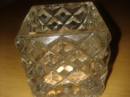 Vintage art deco style miniature glass trinket square pot. 4.6cm's. (C32) - Picture 2 of 7