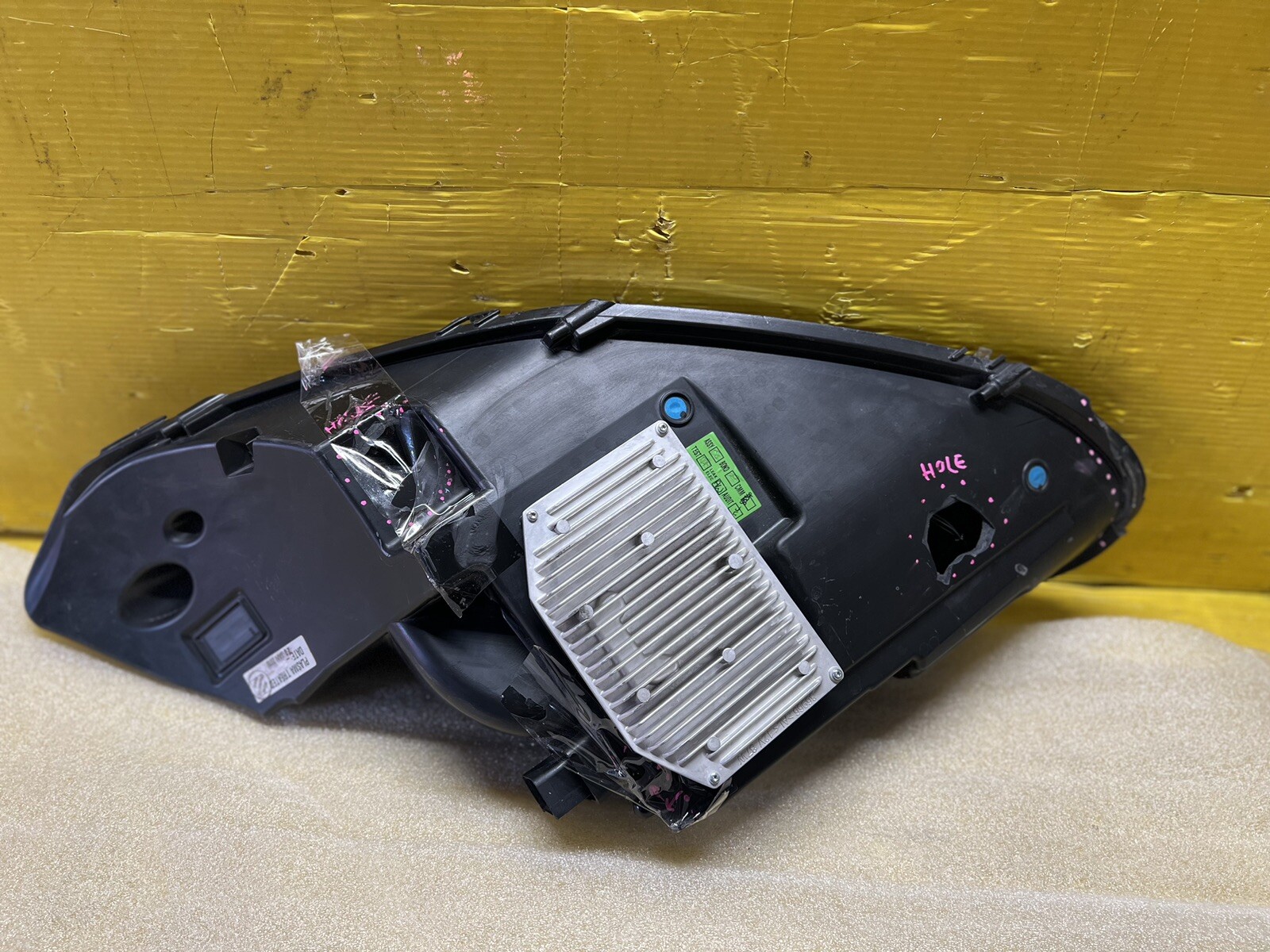17-22 ASTON MARTIN DB11 FRONT PASSENGER SIDE HEADLIGHT LED OEM