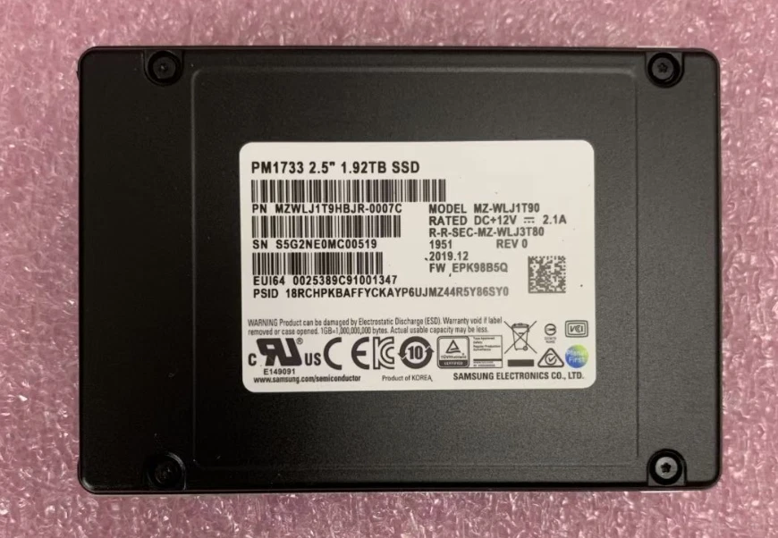 Pm1733 ssd best sale