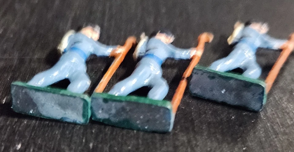 CBG MIGNOT CHUMBO SOLDADOS SEMI-PLANOS EQUIPE DE MARCHA ALPINA LOTE DE 3 VINTAGE 45mm - Imagem 3 de 4