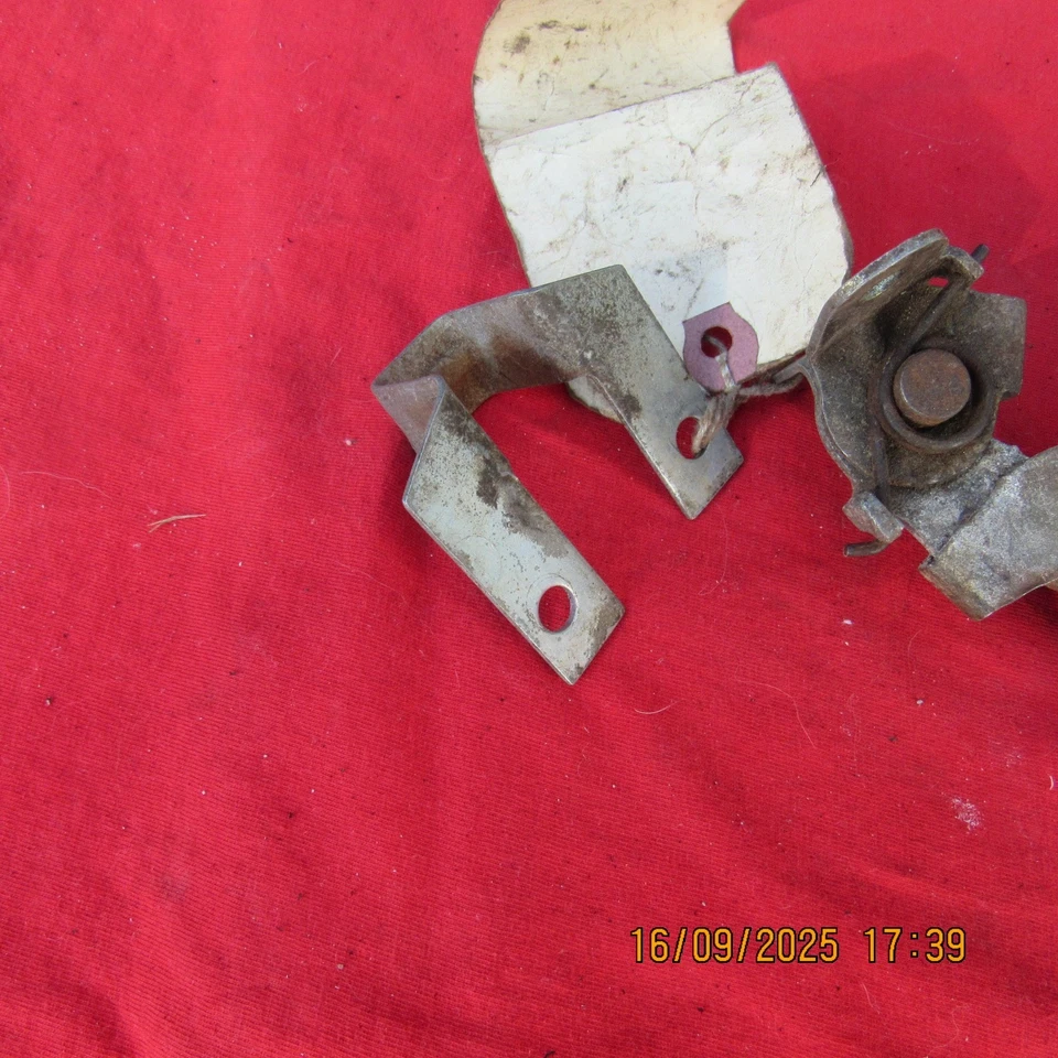 1965 1966 1967 Pontiac Gto Tempest Lemans trava de capô - Imagem 3 de 4