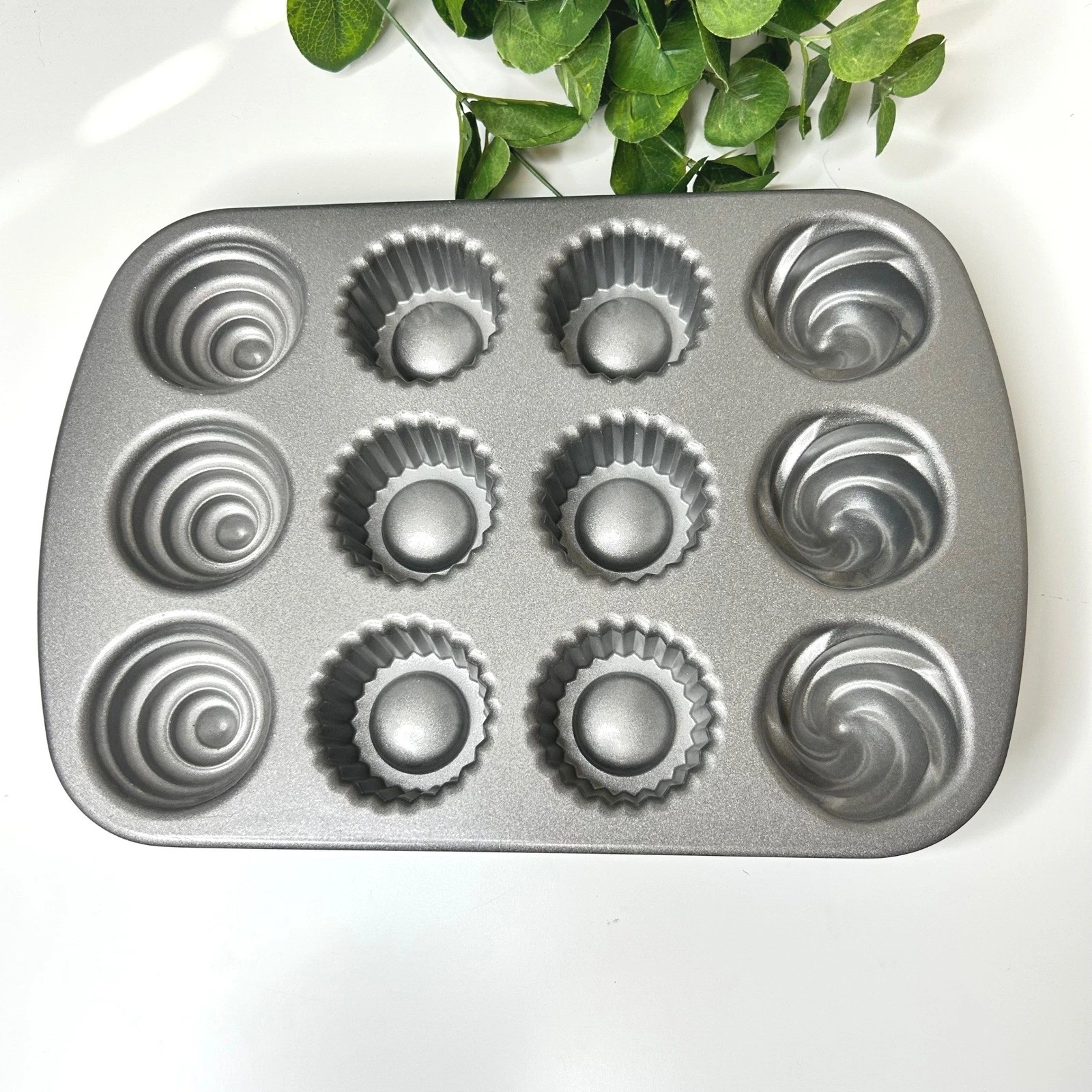 Nordic Ware Filled Cupcake Pan Silver Cast Aluminum 12 Cavity Non-Stick USA Made
Opens in a new wind