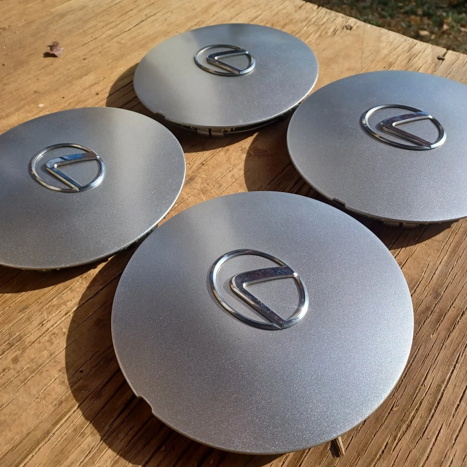 Lexus LS400 center cap set of 4, chrome emblem, 1993-1994 p/n 8325 Repainted - Image 2 of 3
