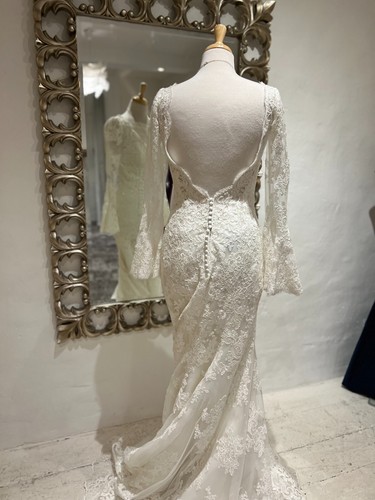 Madeline Gardner Morilee wedding dress size 10 SAMPLE - Picture 4 of 5