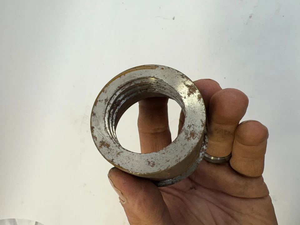 Harley Redneck Engineering Soldado Acero Gas Combustible Pop-up Tapa de descarga Relleno Foto 3 de 4