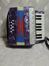 Chris Multicolor Portable 17 Key 8 Bass Button Hand Piano Accordion With Case