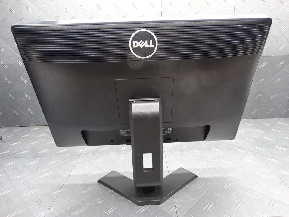Dell P2213F 22” 1680 x 1050, Widescreen LCD Monitor + Stand + Power Cable - Image 2 of 4