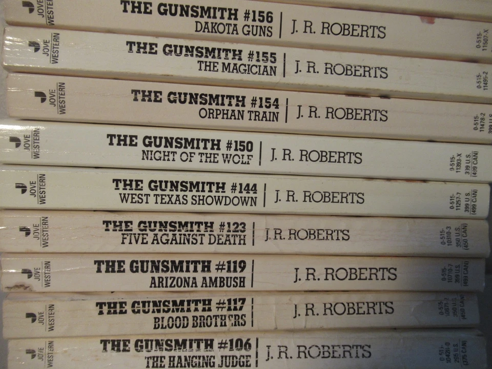 The Gunsmith Western Paperback Book Lot of 18 J R Roberts Books Old West Cowboys Foto 2 de 4