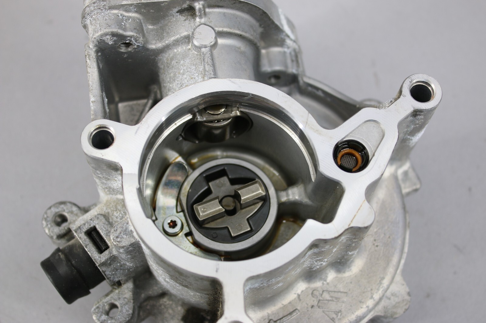 ✅ 15-17 Audi  A3 A4 A5 A6 Q3 Q5 Q7 S3 Motor Engine Brake Vacuum Pump OEM