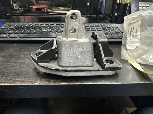 Engine Mount Right fits 97-2000 Volvo 850, V70 AWD 8631699 - Picture 3 of 4
