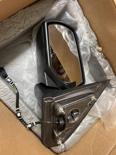 Genuine GM 20979673 Drivers Side Mirror, 2014-19 Silverado Sierra OEM