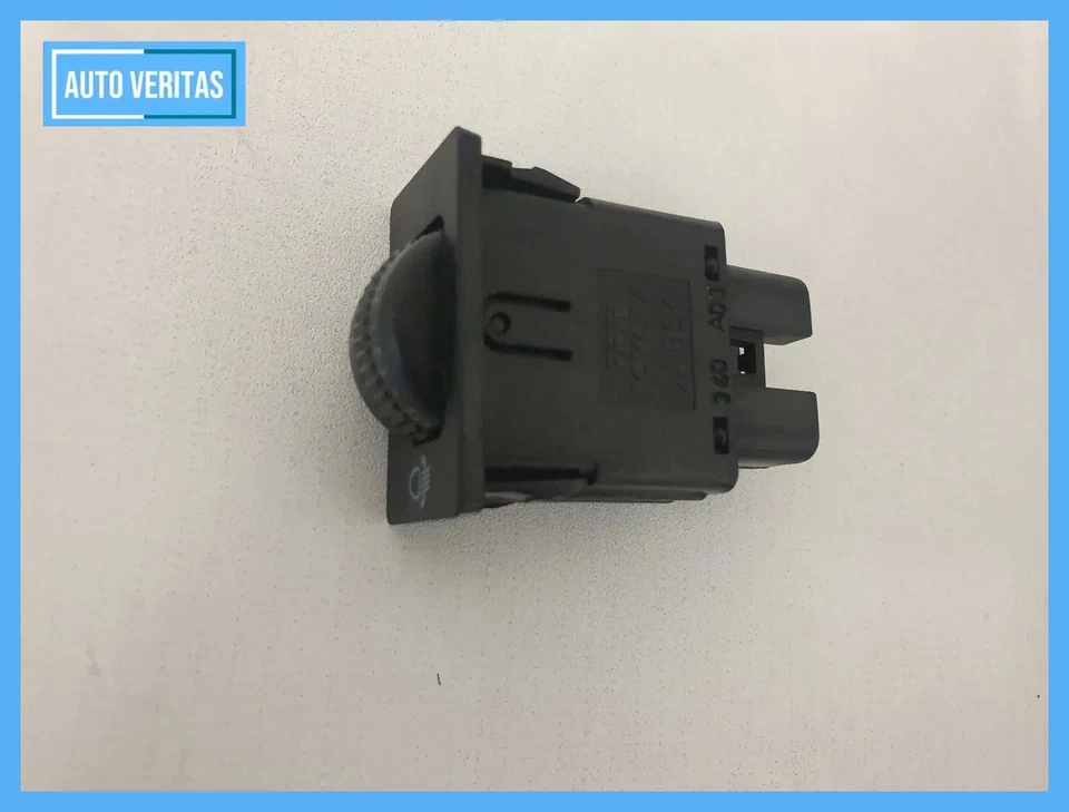 original Toyota Avensis (T250) LWR light gauge switch 8415205050 - Image 2 of 3