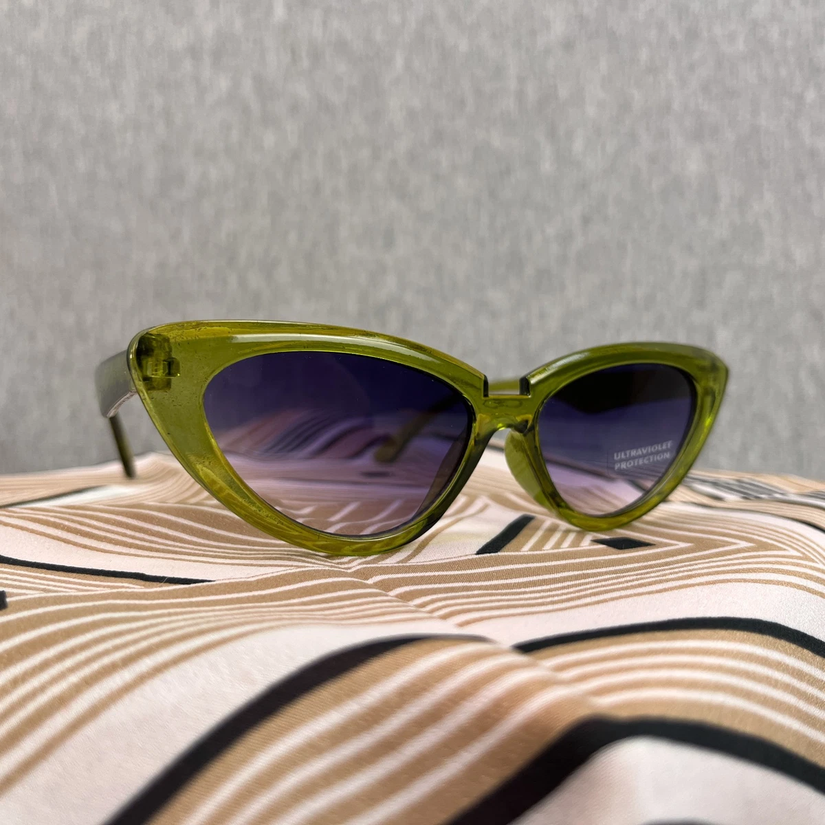Cat Eye Sunglasses for Women with Vintage Green for sale | eBay display picture 2