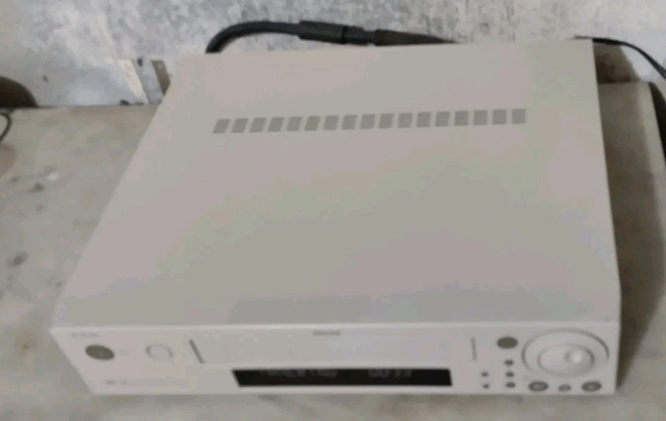 PHILIPS TL-244 VIDEOREGISTRATORE VHS 4 TESTINE PROFESSIONALE - Immagine 4 di 4