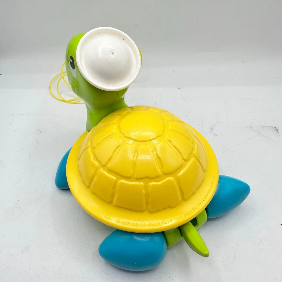 Sombrero de marinero Fisher Price vintage años 70 etiqueta tortuga tirar juguete retro Foto 3 de 4
