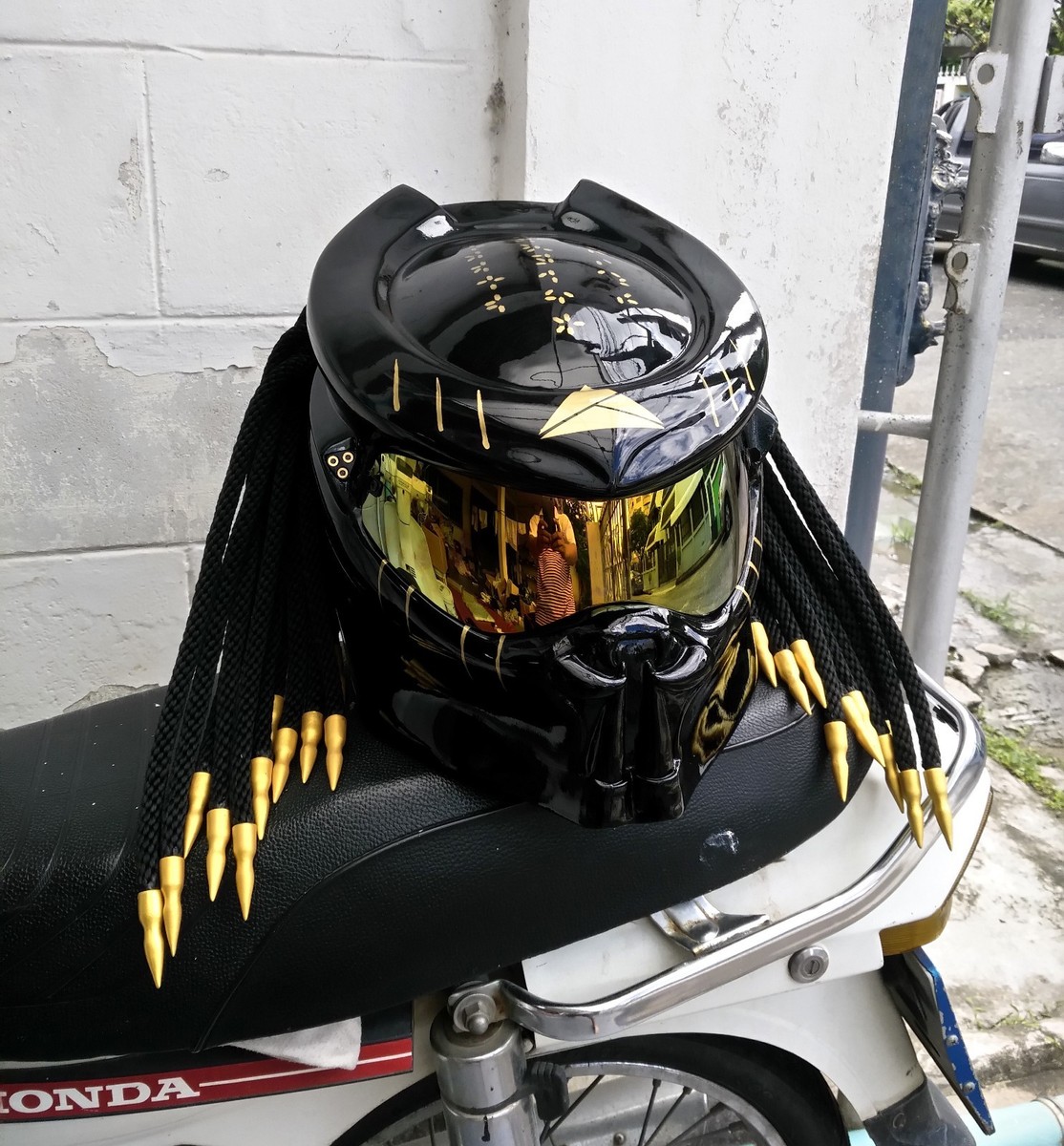 BLACK CUSTOM PREDATOR MOTORCYCLE HELMET UK