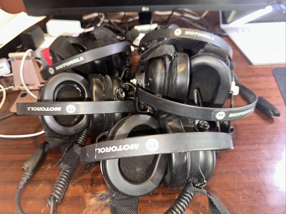 MOTOROLA PMLN5276B HEAVY DUTY HEADSET W/ NOISE CANCELLING BOOM MIC 5 Available - Image 2 of 4