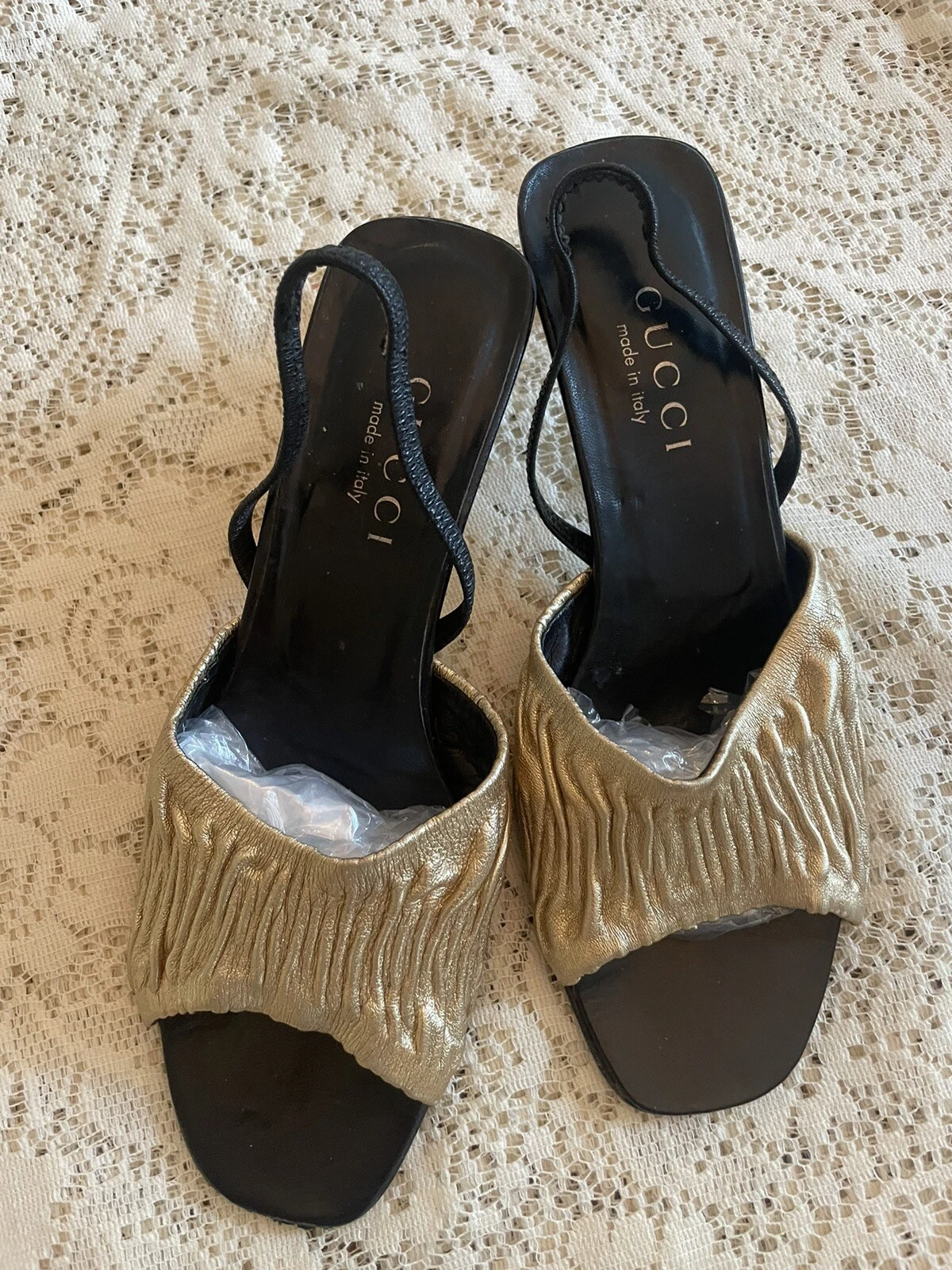 Sandales escarpins à talons Gucci vintage en cuir doré 6,5
