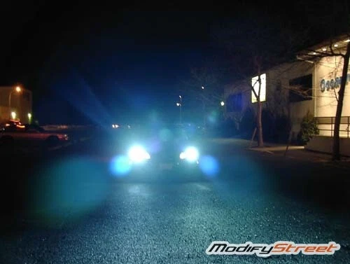 8000K BLUEISH WHITE D1S HID REPLACEMENT LIGHT BULBS FOR FACTORY XENON HEADLIGHT - Image 4 of 4