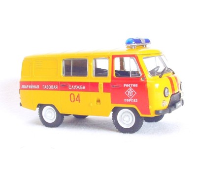 【レア】ソ連製のミニカー UAZ 452B箱付き(1/43スケール) Diecast Soviet car UAZ 452 УАЗ 452 Буханка DeAGOSTINI 1/43