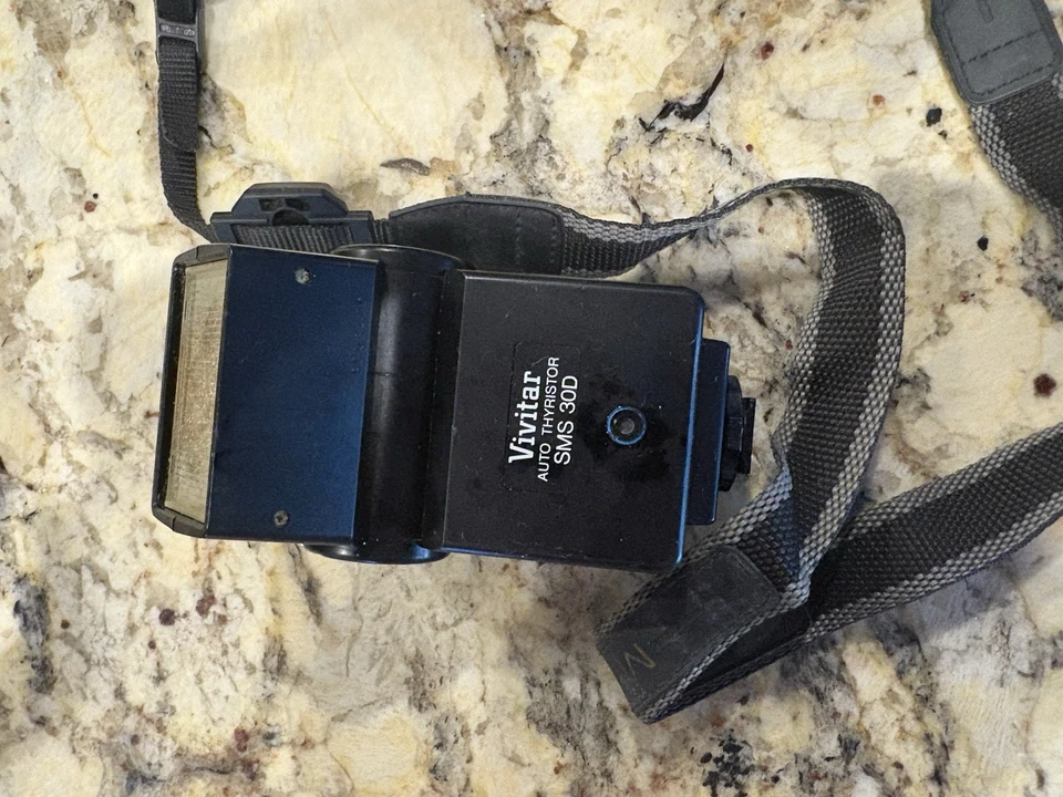 Lote de cámaras y lentes vintage para piezas Foto 3 de 4