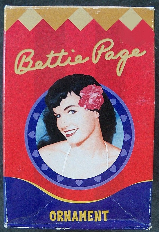 VINTAGE Bettie Page Pin Up Christmas Ornament Dark Horse Comics 2000 5" NIB.