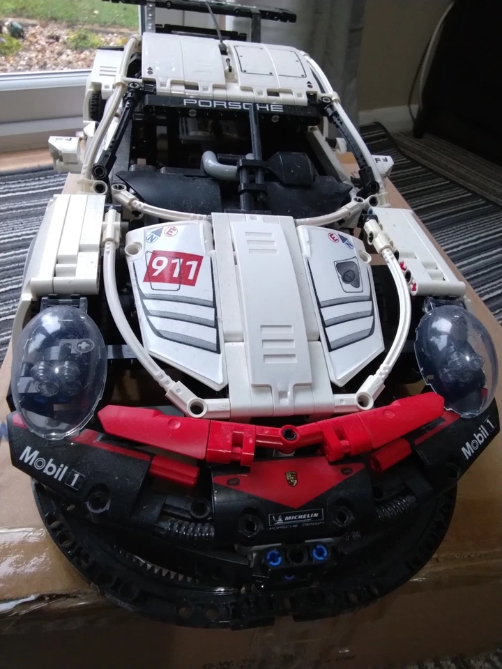 LEGO Technic 42096 Porsche 911 RSR, photo 2 of 5