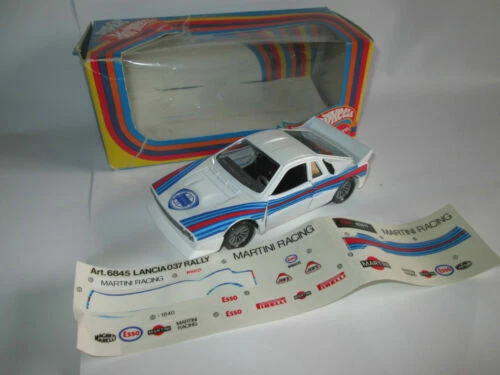 Modellini statici di auto, furgoni e camion Hot Wheels scala 1:25