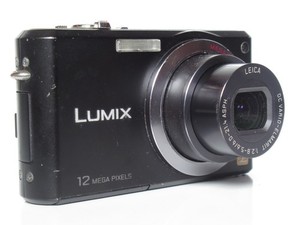 Panasonic LUMIX ルミックスDMC-FX100 ブラック Panasonic LUMIX DMC-FX100 Black 12 MP Compact Digital Camera 100