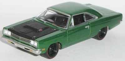 1/64 = 1969 PLYMOUTH ROAD RUNNER 440 / Rubber Tire Muscle Car / FREE SHIPPING