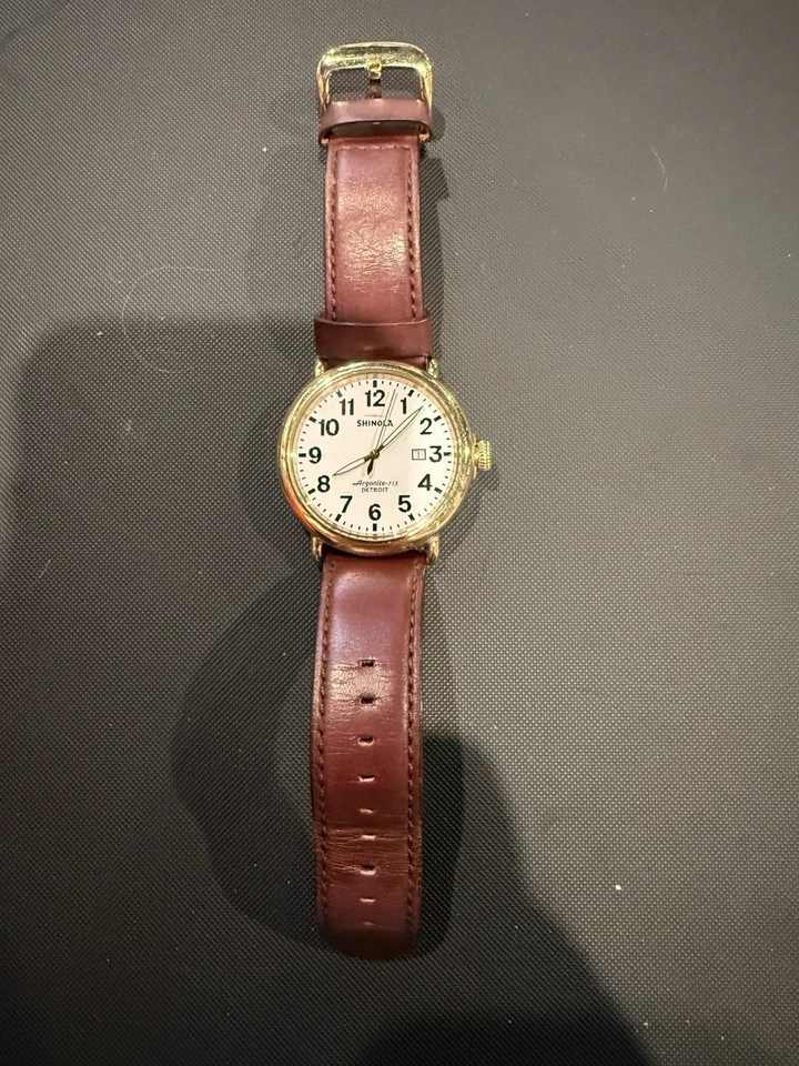 Shinola Runwell 47 mm esfera blanca caja de acero inoxidable dorado correa marrón Foto 2 de 4