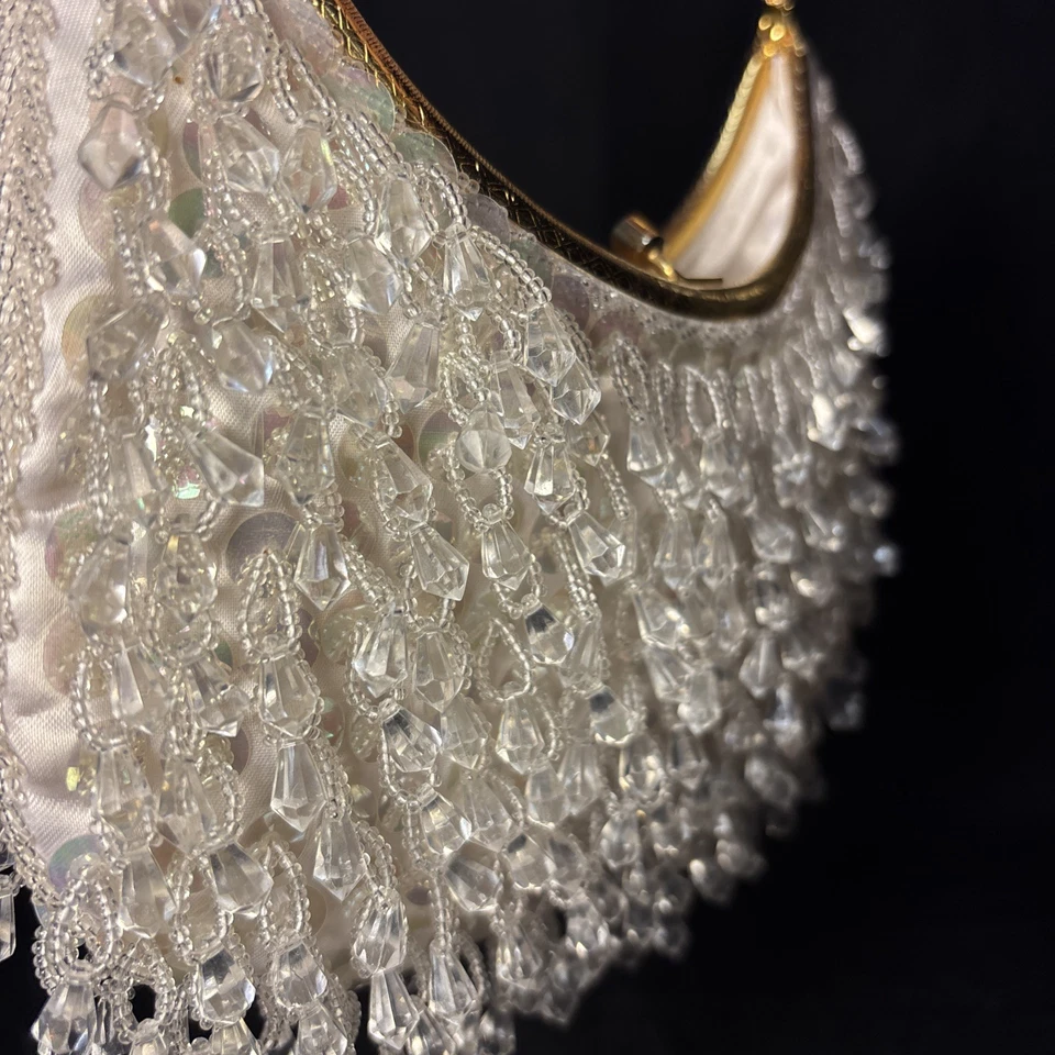 Bolso sin asas vintage de satén color marfil con cuentas de Hong Kong para mujer Foto 2 de 3