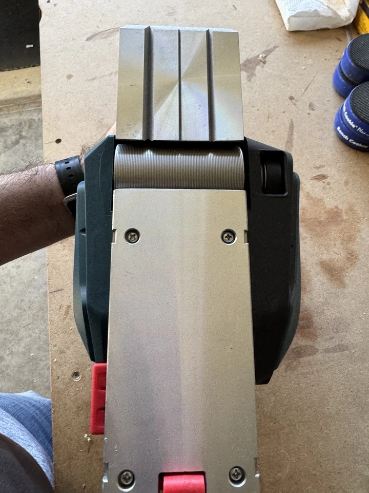 Cepilladora Bosch 18V, solo herramienta Foto 4 de 4