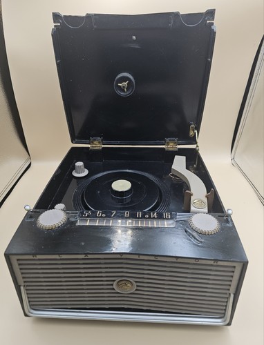 Vintage RCA Victor Portable Record Player Tube Radio Phono Battery Powered Parts