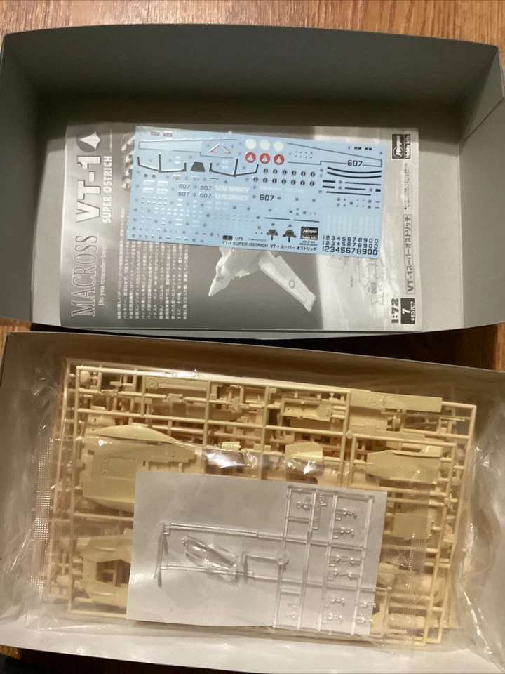 Hasegawa 1/72 Robotech Macross VT-1 Super Ostrich Valkyrie US Seller - Image 2 of 2