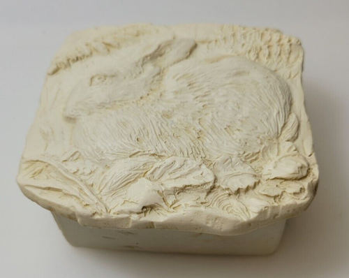 Hen-Feathers PA Rabbit Pattern Cream Color Keepsake Box 2.5 x 4.25''
