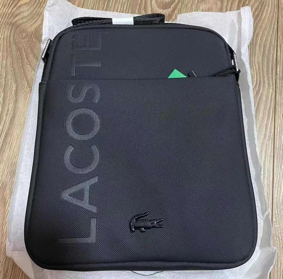 Bandolera Lacoste Negra para Hombre - Estilo Stand-Up, Regalo Perfecto, Totalmente Nueva Foto 3 de 4