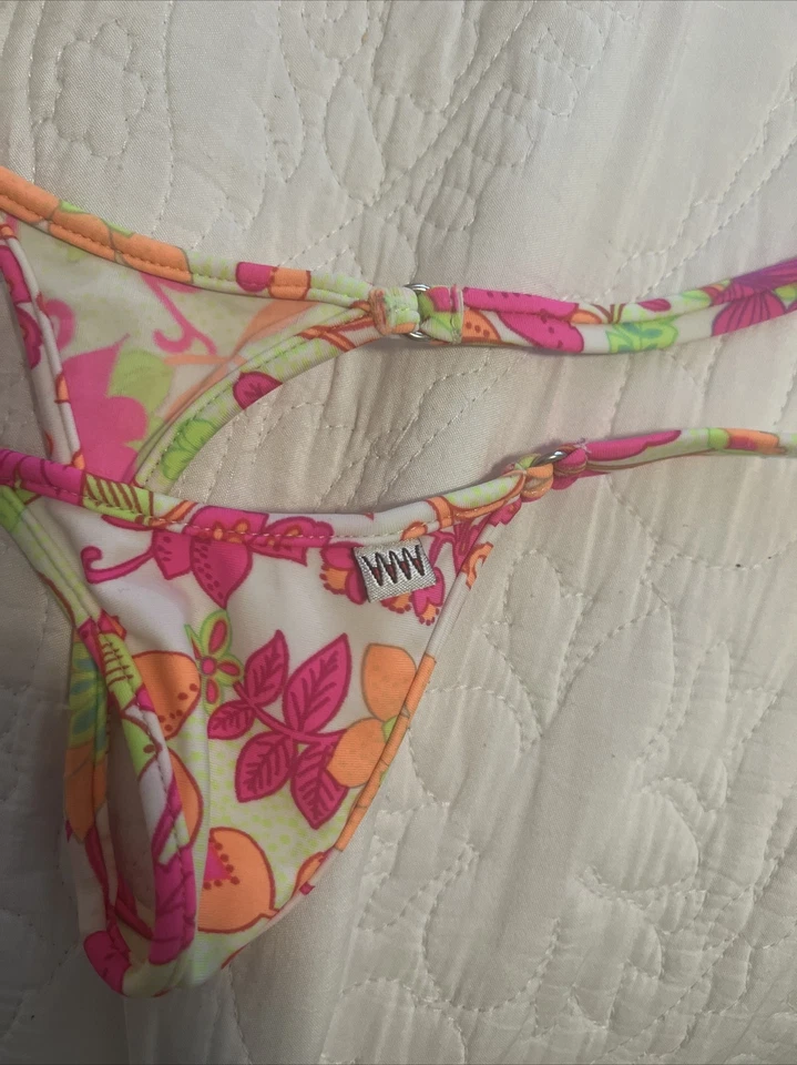 Wicked Weasel M underwire top M string thong bikini swimsuit set in floral print - Image 4 of 4