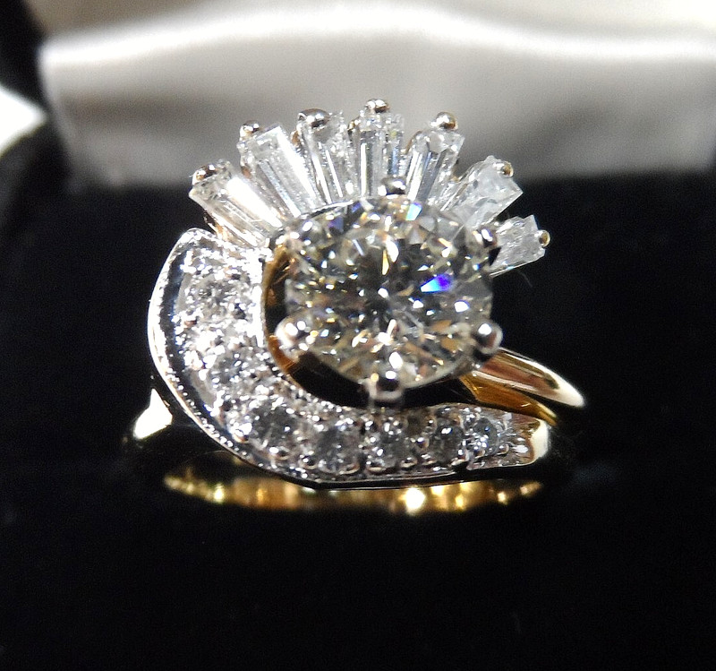 14K YG LADIES WEDDING SET W/DIAMONDS
