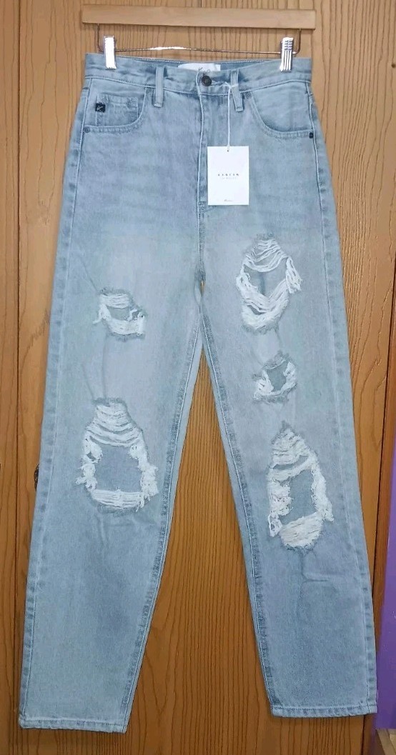 NWT! Kancan Distressed Jeans Womens Size 5/26 Light Blue 5 Pocket