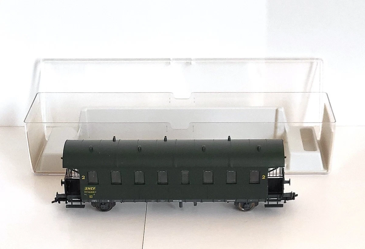 Voiture Voyageurs Fleischmann 8041K 1ère Classe Époque III - Vert - Modélisme Ferroviaire