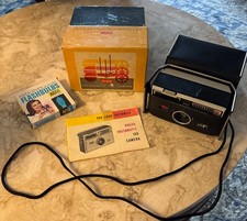 Kodak Instamatic 100 Camera w/ Case Flashbulbs Film Vintage 1960s Untested