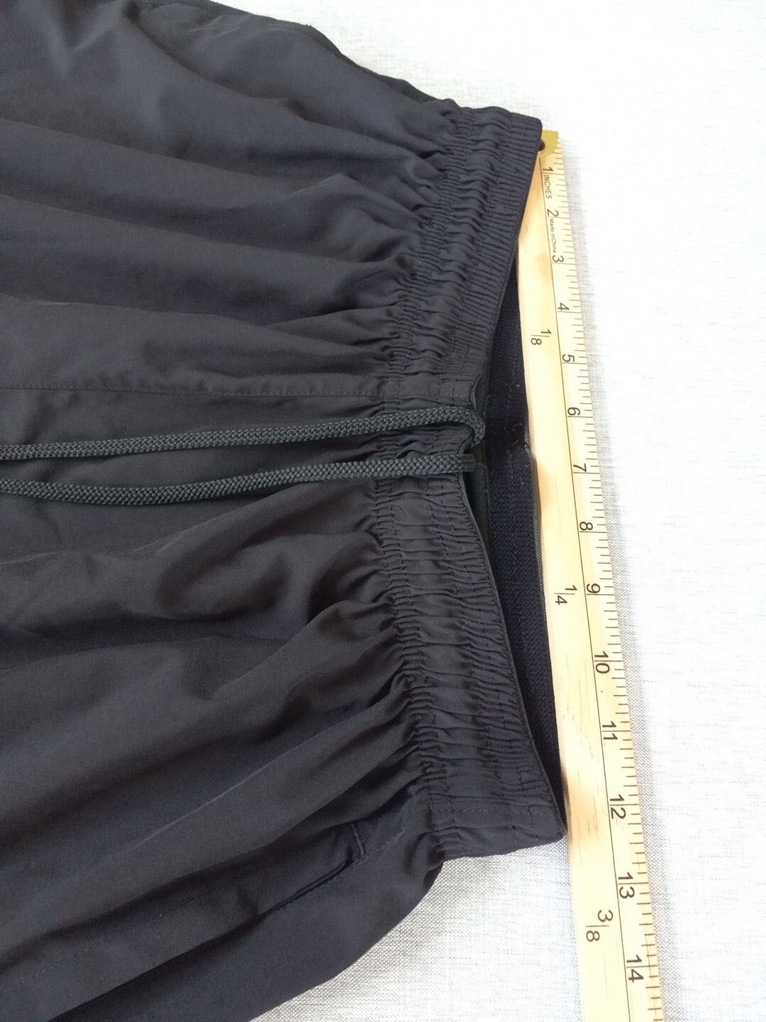 Under Armour Men's Medium Active Drawstring Stretch Waistband Vent Black Short thumbnail 8