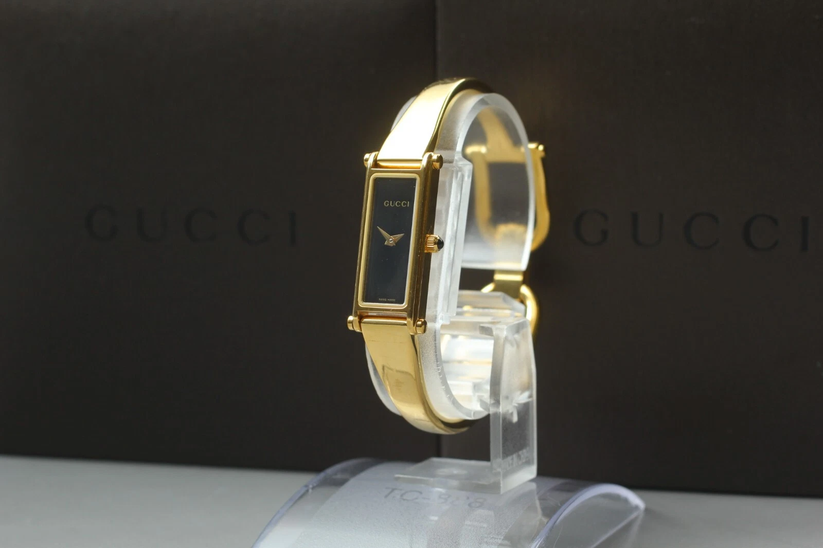 【EXC+5 avec BOITE】 Montre Femme Vintage GUCCI 1500L Cadran Noir Bracelet Or Quartz