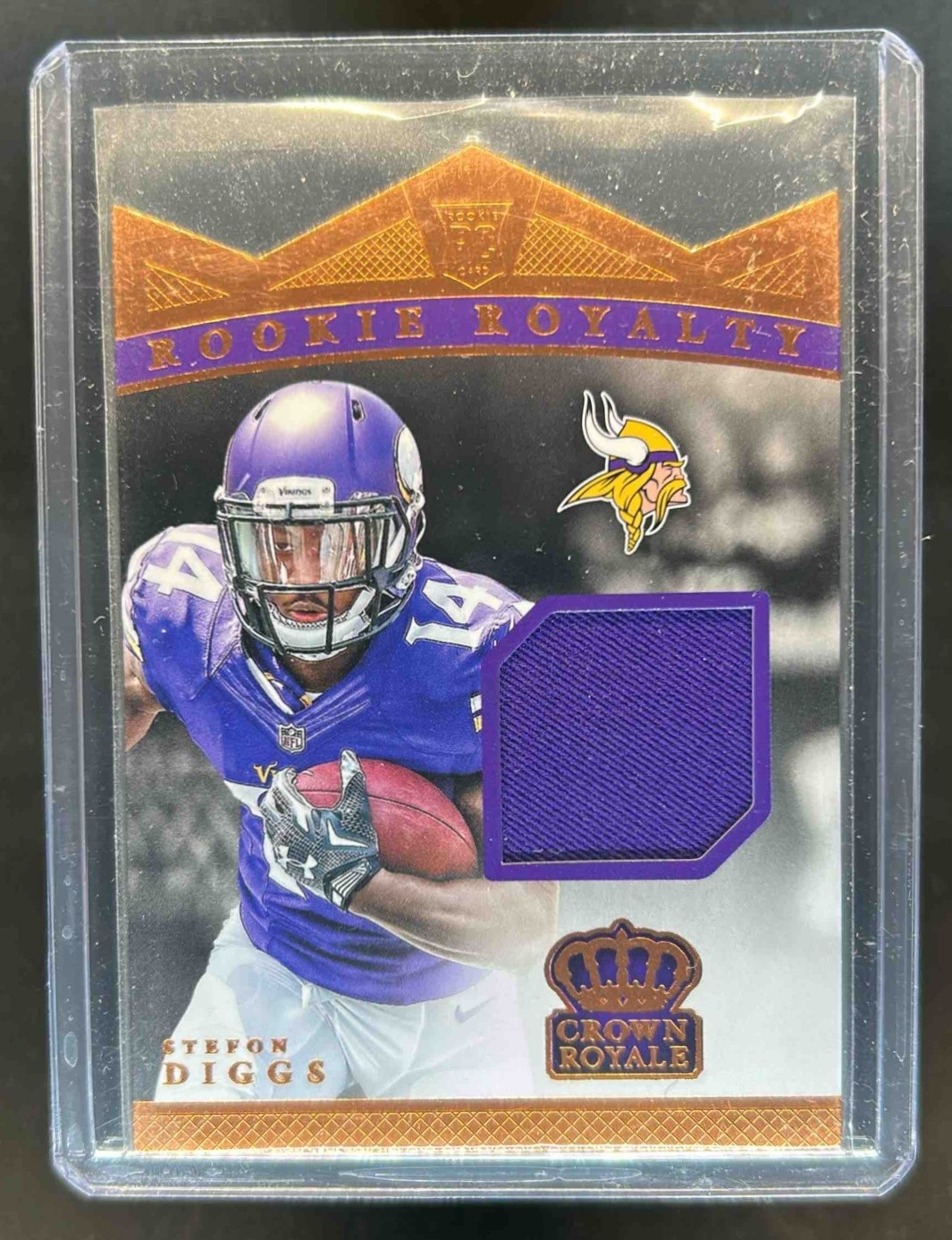 Stefon Diggs Panini Crown Royale Rookie Royalty Memorabilia Die-Cut #SD Bronze