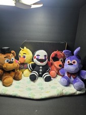 Complete Set of 5 FNAF Five Nights at Freddy  s 8  Plush GLOW Eyes 2025 Jazwares