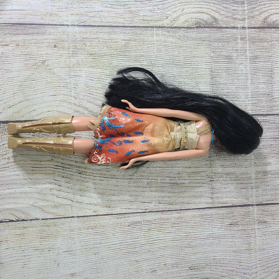 Hasbro Disney Pocahontas Royal Shimmer muñeca de moda juguete 11" 2015 Foto 4 de 4