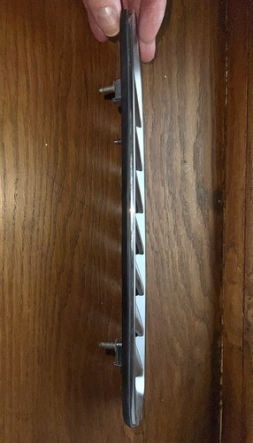 Aston Martin Rapide Bonnet/Hood Grille/Louvre/Vent RHS - AD43-16C692 - Foto 2 di 4
