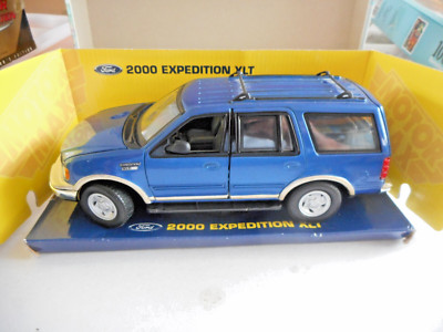 Motor Max 73200 Ford 2000 Expedition XLT 1:24 + Box
